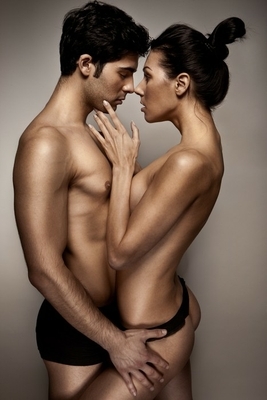 tapis-de-bain-romantic-couple-dans-la-lingerie.jpg
